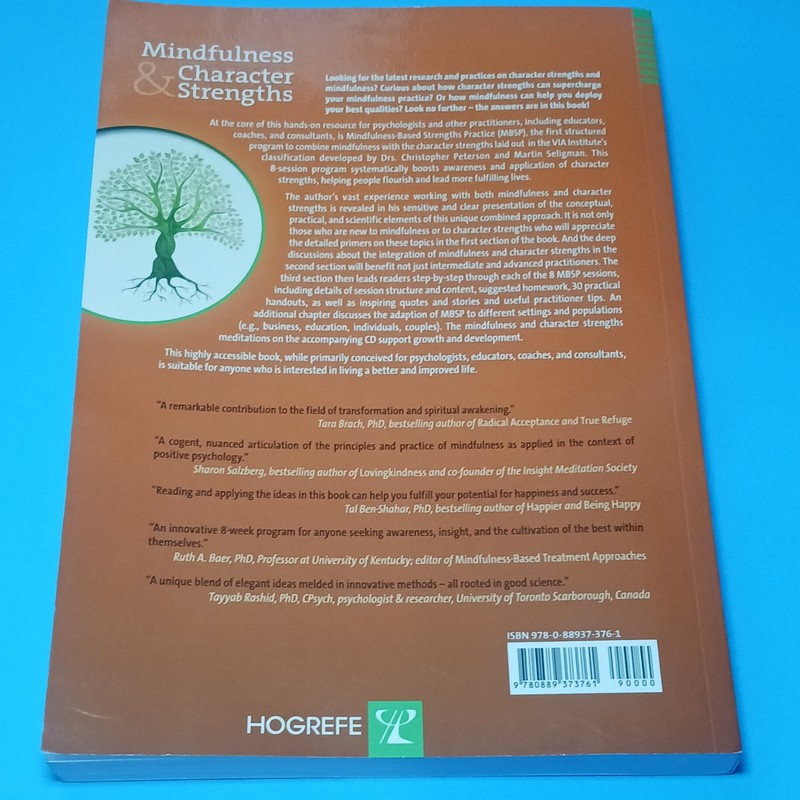 Hogrefe Mindfulness & Character Strengths by Ryan Niemiec, 1st Paperback w/ CD gallery
