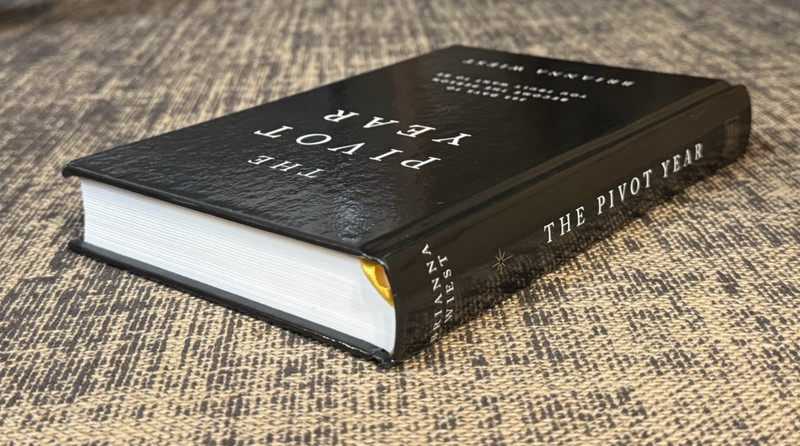 The Pivot Year : 365 Days to Become the Person You Truly.. by Wiest *VERY GOOD* gallery