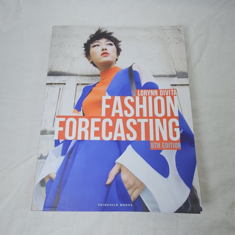FASHION FORECASTING 5th Edition – Lorynn Divita – Fairchild Books