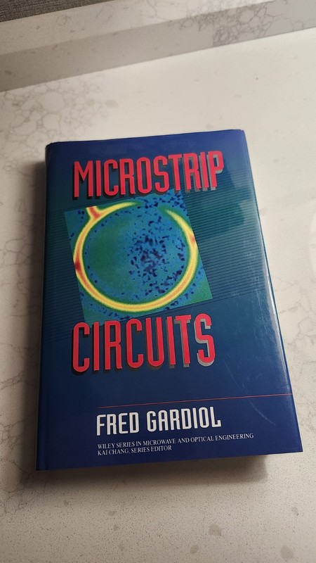 Wiley Series in Microwave and Optical Engineering Ser.: Microstrip Circuits...