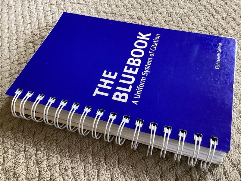The Bluebook: A Uniform System of Citation 18th Edition (2009, Spiral PB) Law gallery